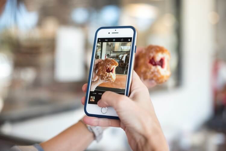 Taking a instagram photo